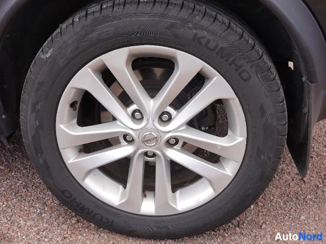 Musta Nissan Juke 2011, yksityiskohta, kuva 25
