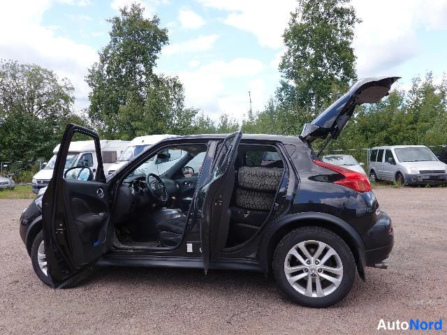Musta Nissan Juke 2011, takaviisto, kuva 15