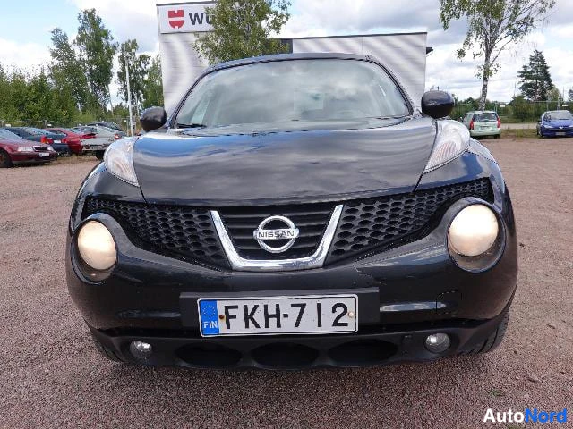 Musta Nissan Juke 2011, edestä, kuva 5