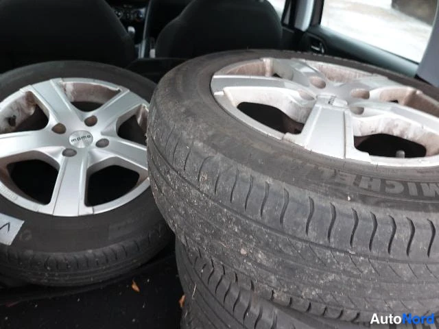 Vaaleanpunainen Peugeot 208 2012, kuva 14