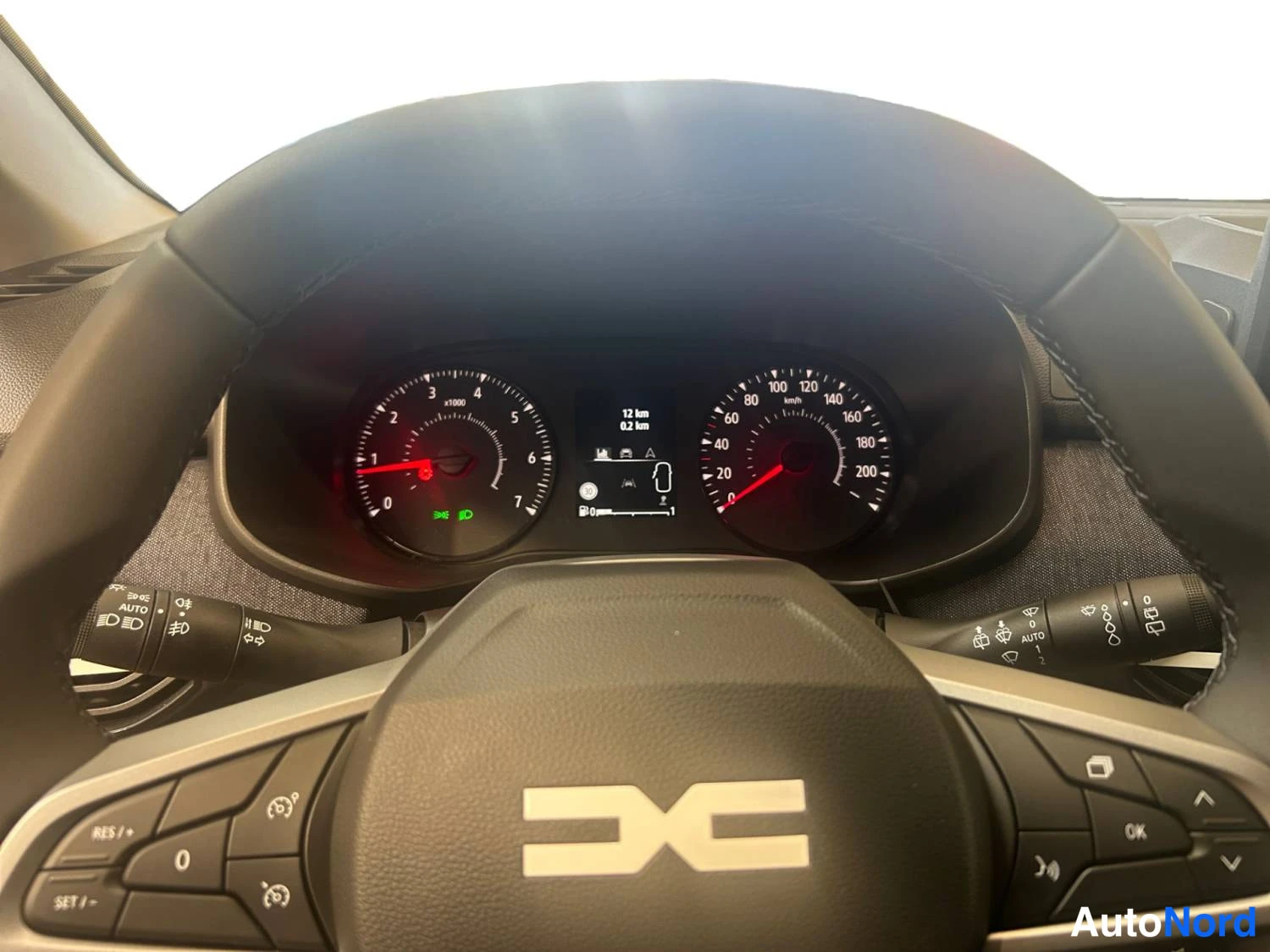 Harmaa Dacia Sandero 2026, kuva 12