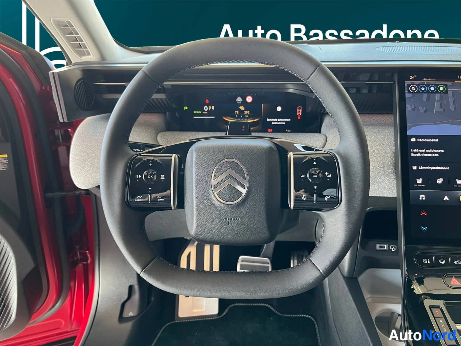 Punainen Citroen c5 aircross 2026, kuva 13