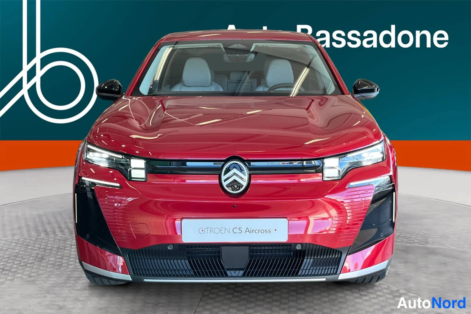 Punainen Citroen c5 aircross 2026, edestä, kuva 5