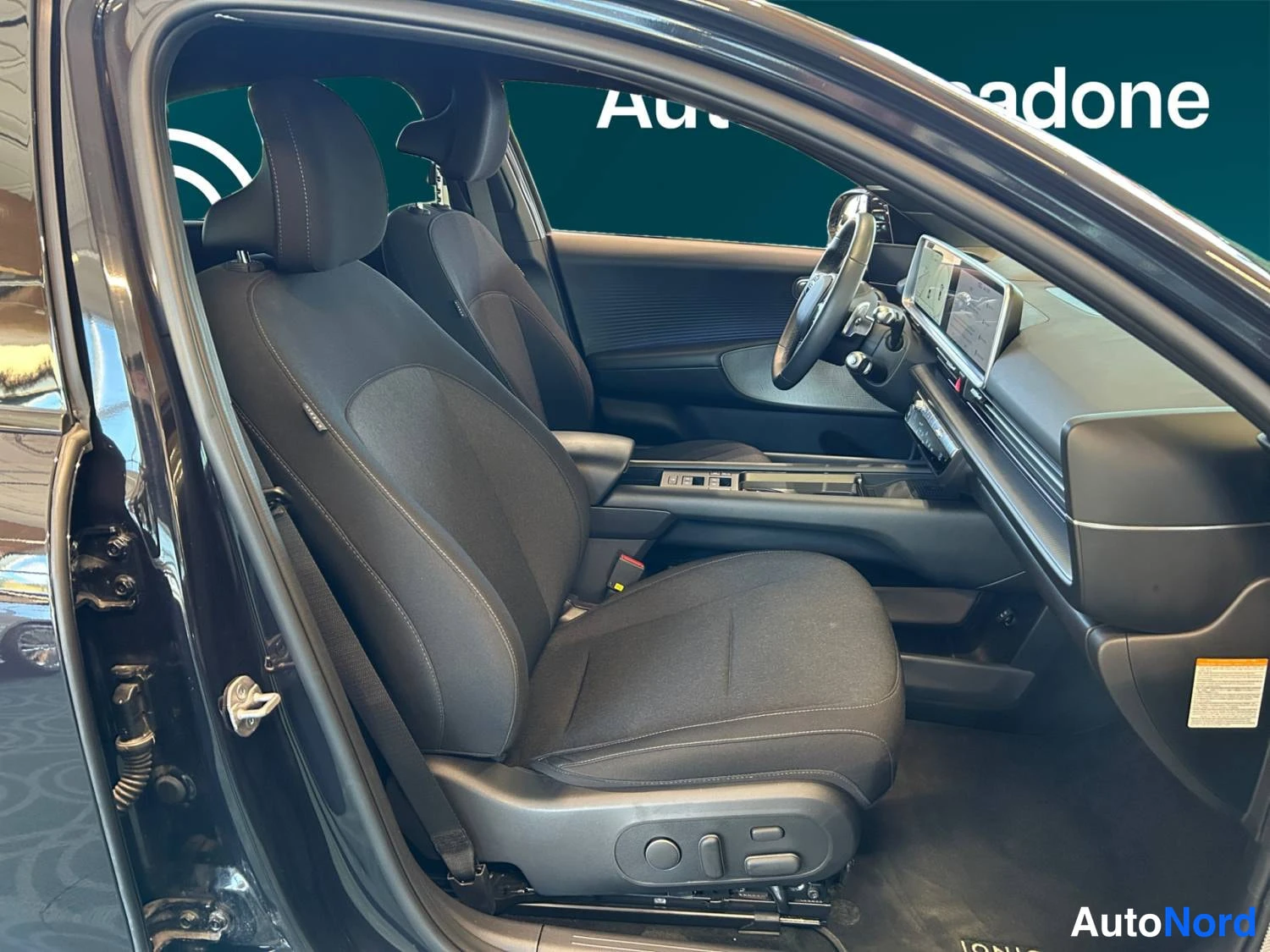 Musta Hyundai Ioniq 6 2025, kuva 15