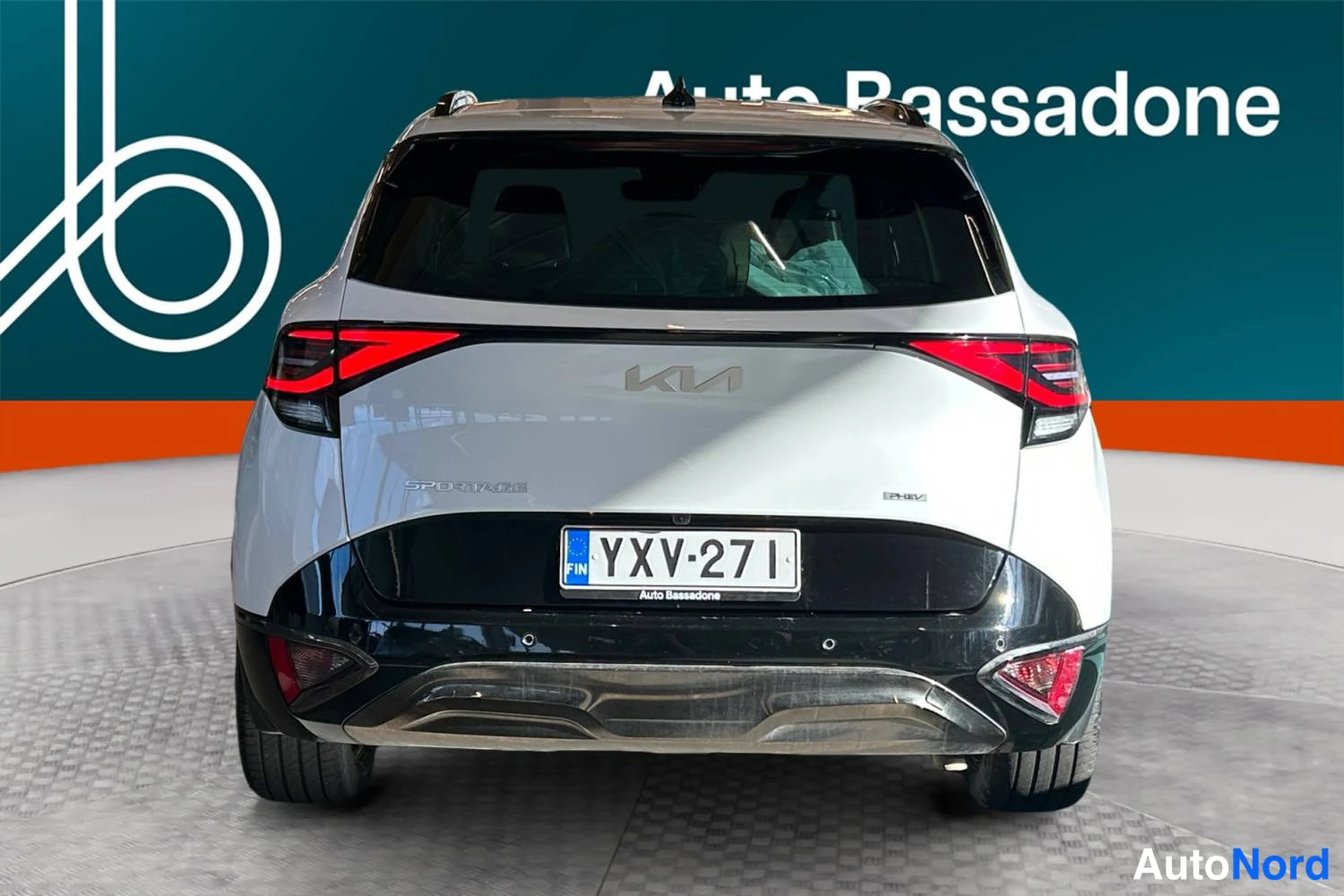 Valkoinen Kia Sportage 2024, takaa, kuva 9