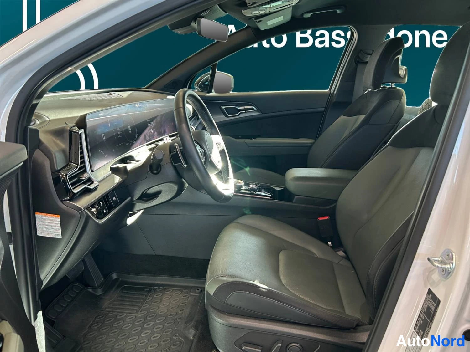 Valkoinen Kia Sportage 2024, kuva 10