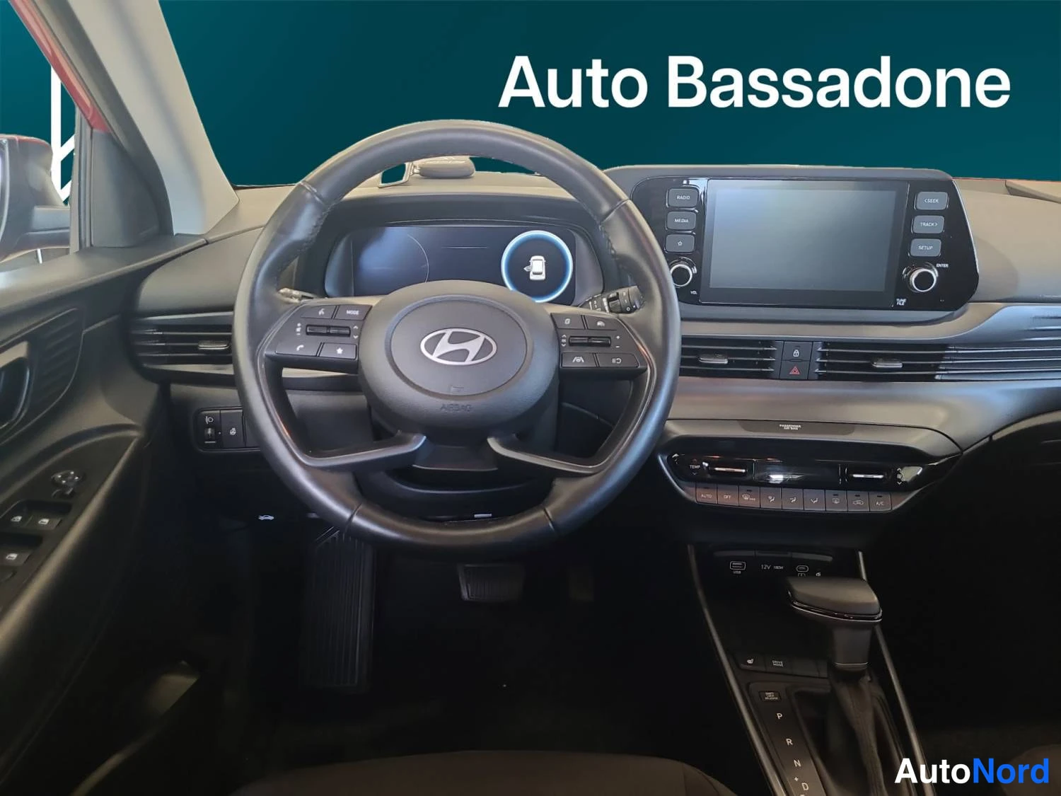 Red Hyundai I20 2024, detail, photo 12