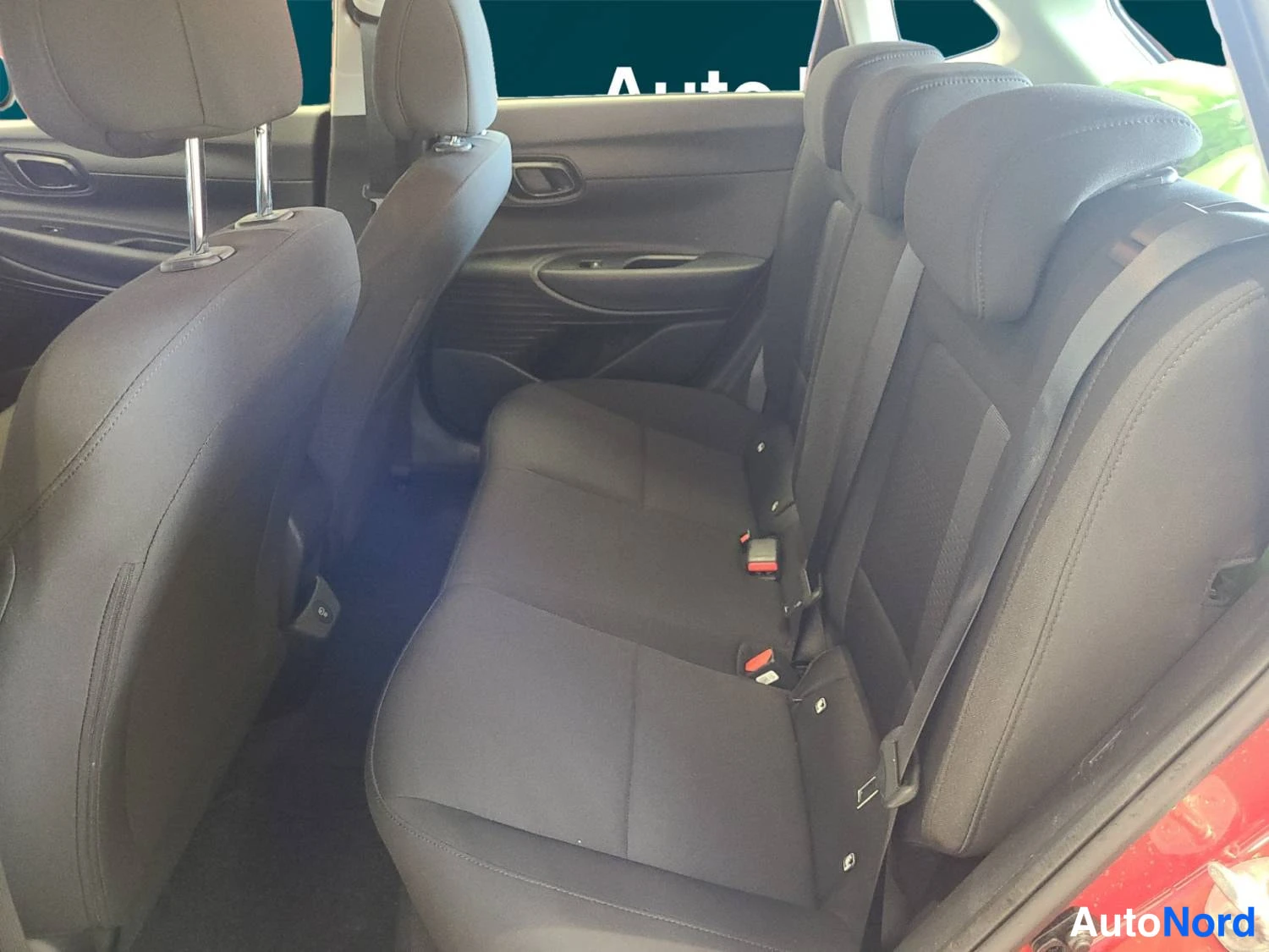 Red Hyundai I20 2024, detail, photo 13