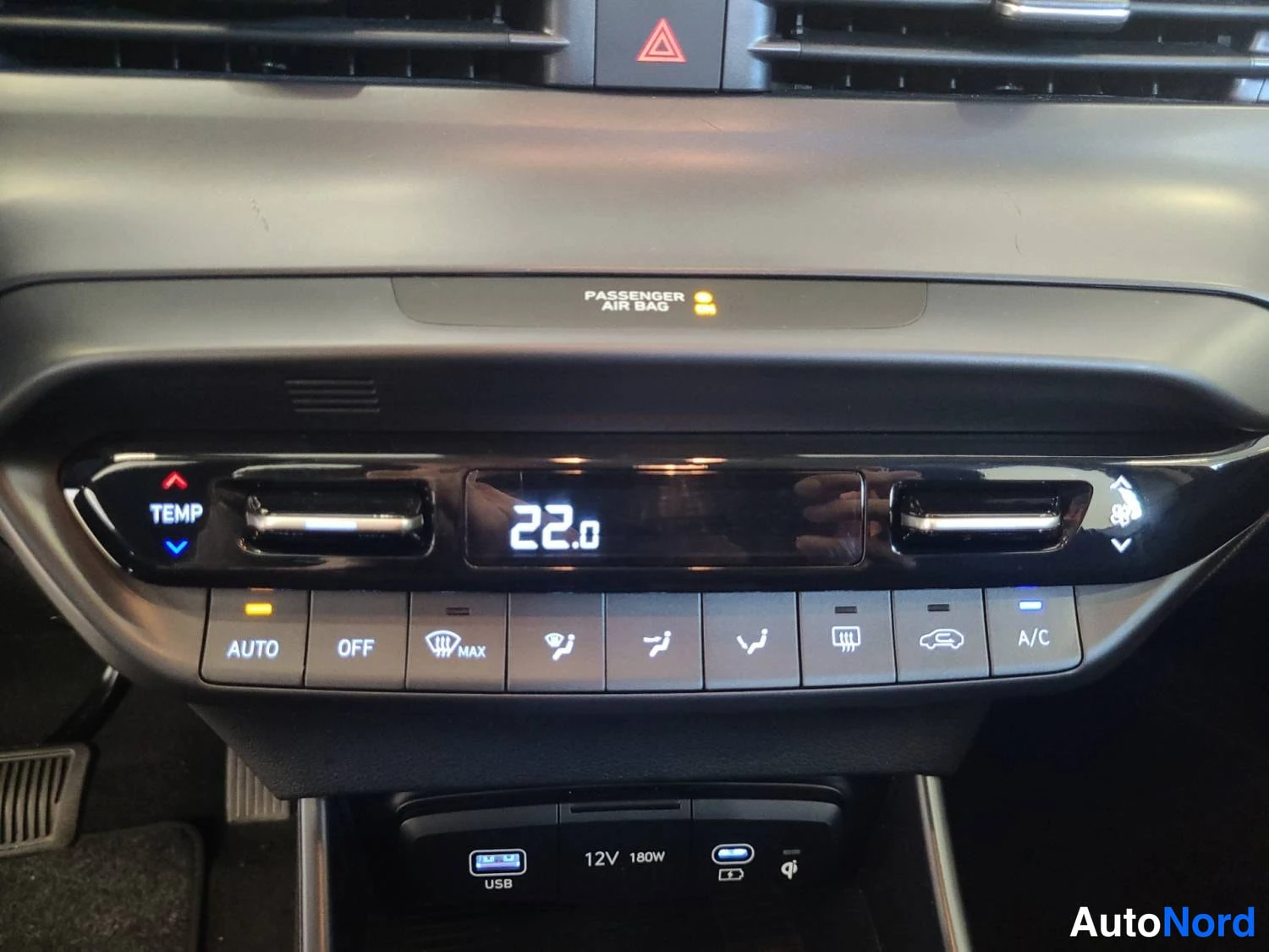 Red Hyundai I20 2024, photo 19