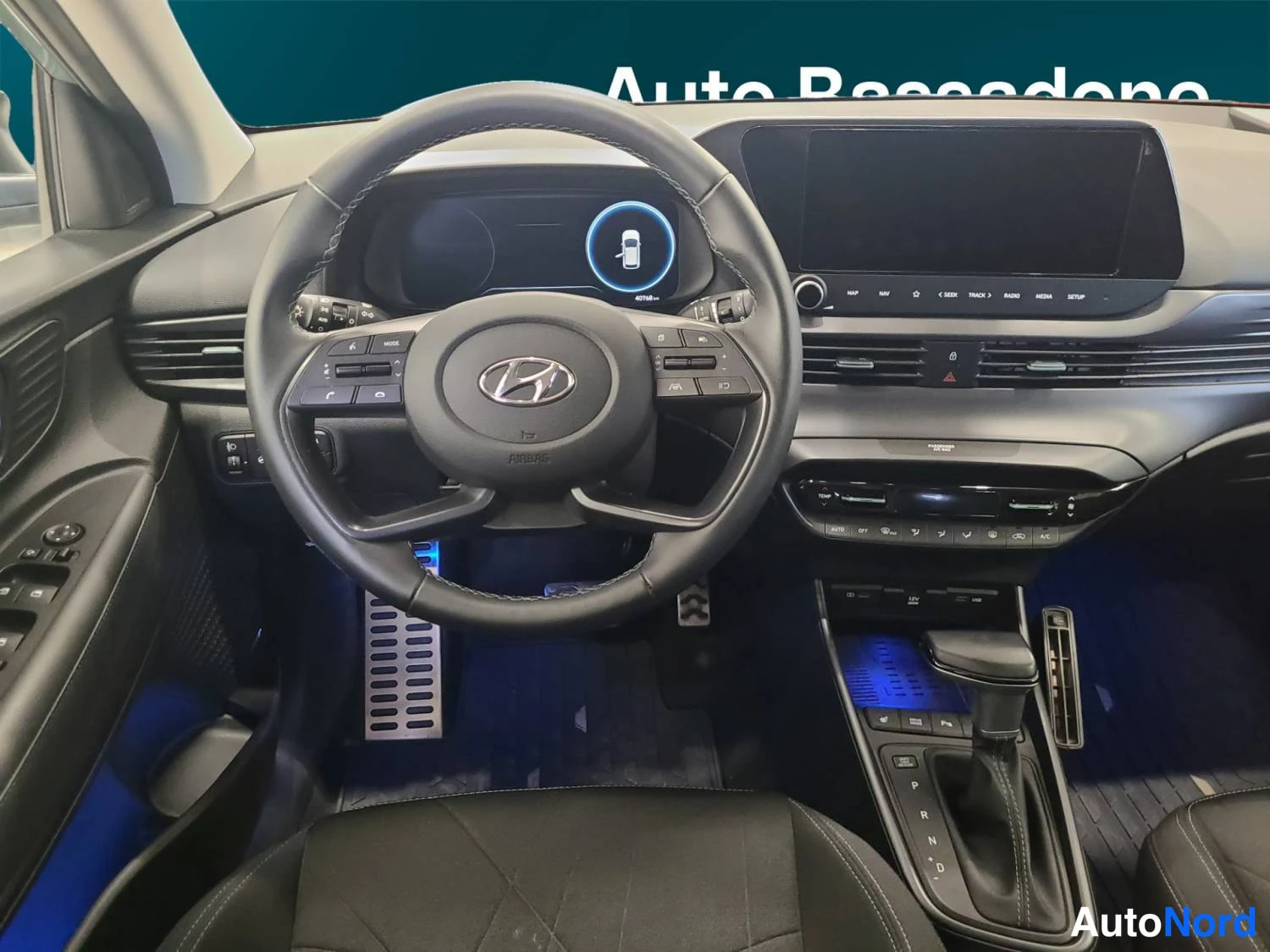 Harmaa Hyundai Bayon 2021, kuva 11