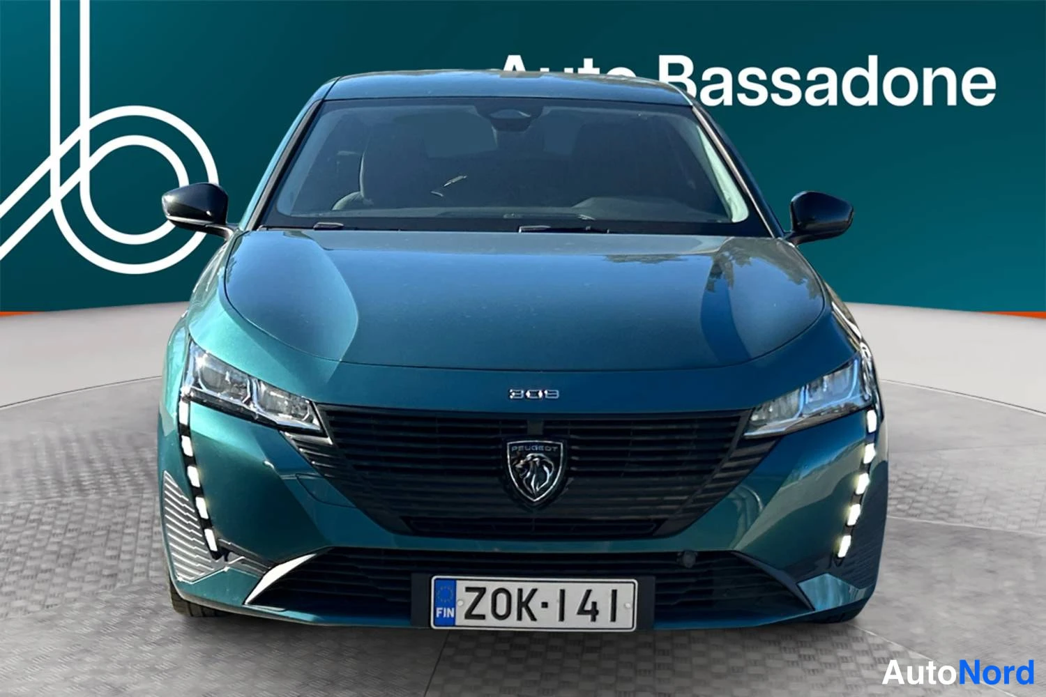 Sininen Peugeot 308 2022, edestä, kuva 4
