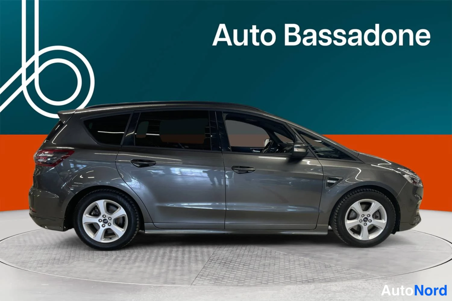 Harmaa Ford S-max 2022, sivulta, kuva 5