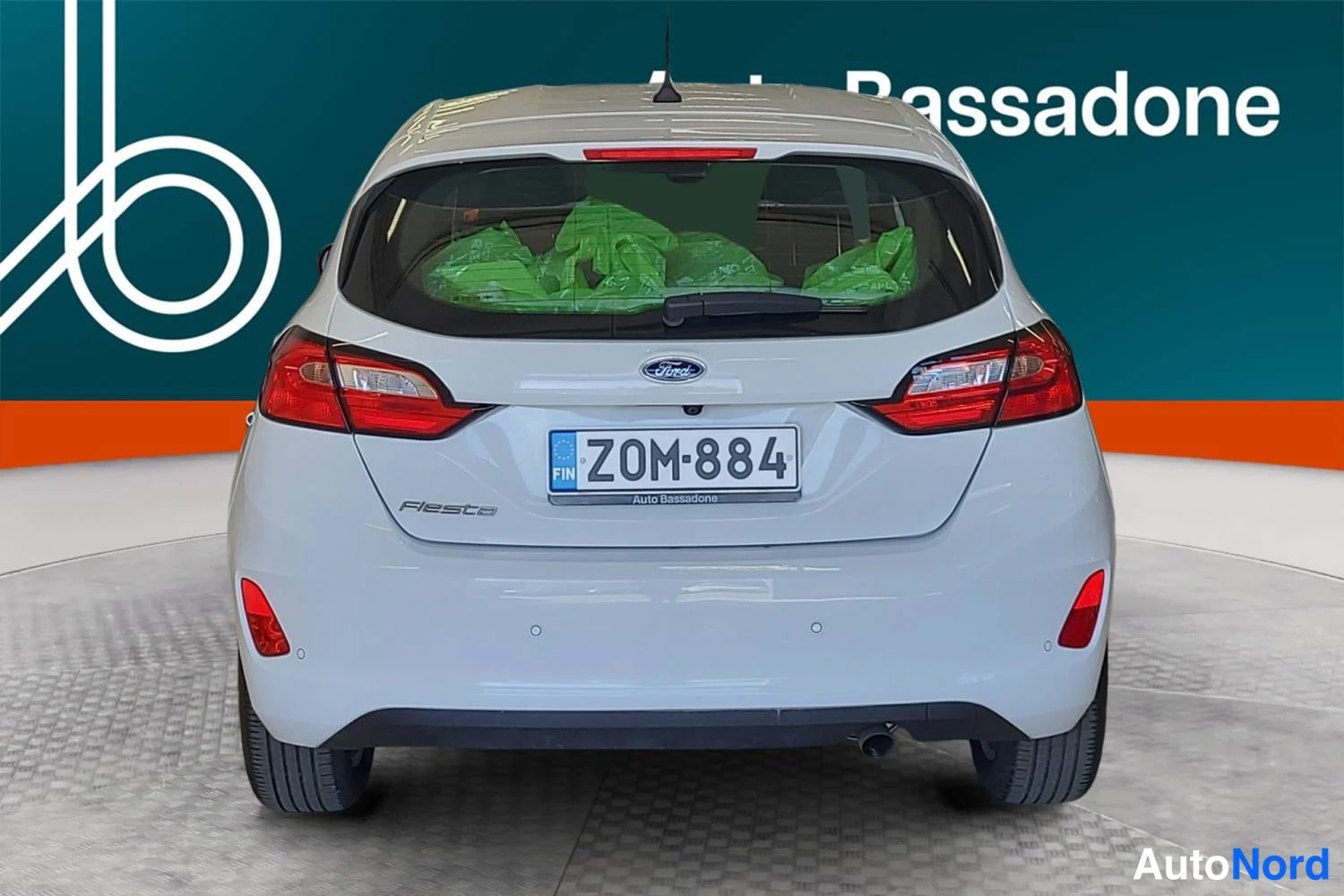 Valkoinen Ford Fiesta 2022, takaa, kuva 8