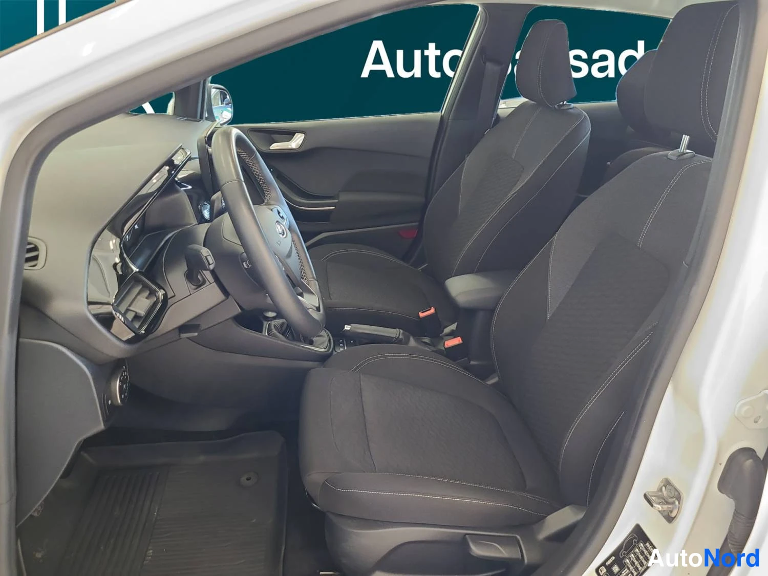 Valkoinen Ford Fiesta 2022, kuva 9