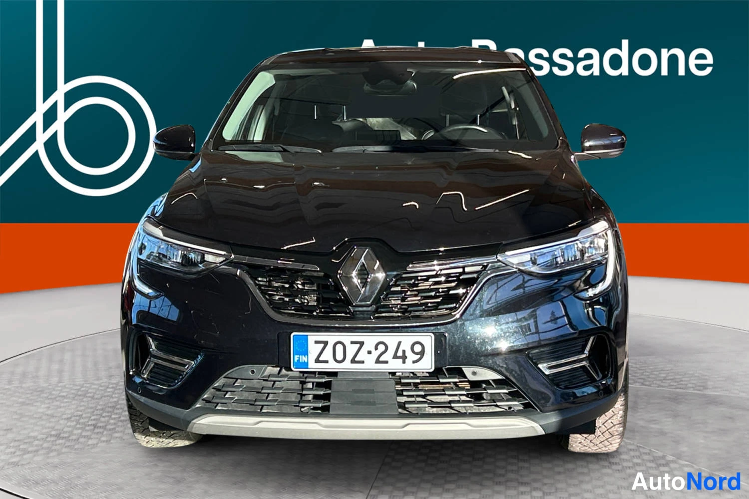 Black Renault Arkana E-Tech 2024, front, photo 4