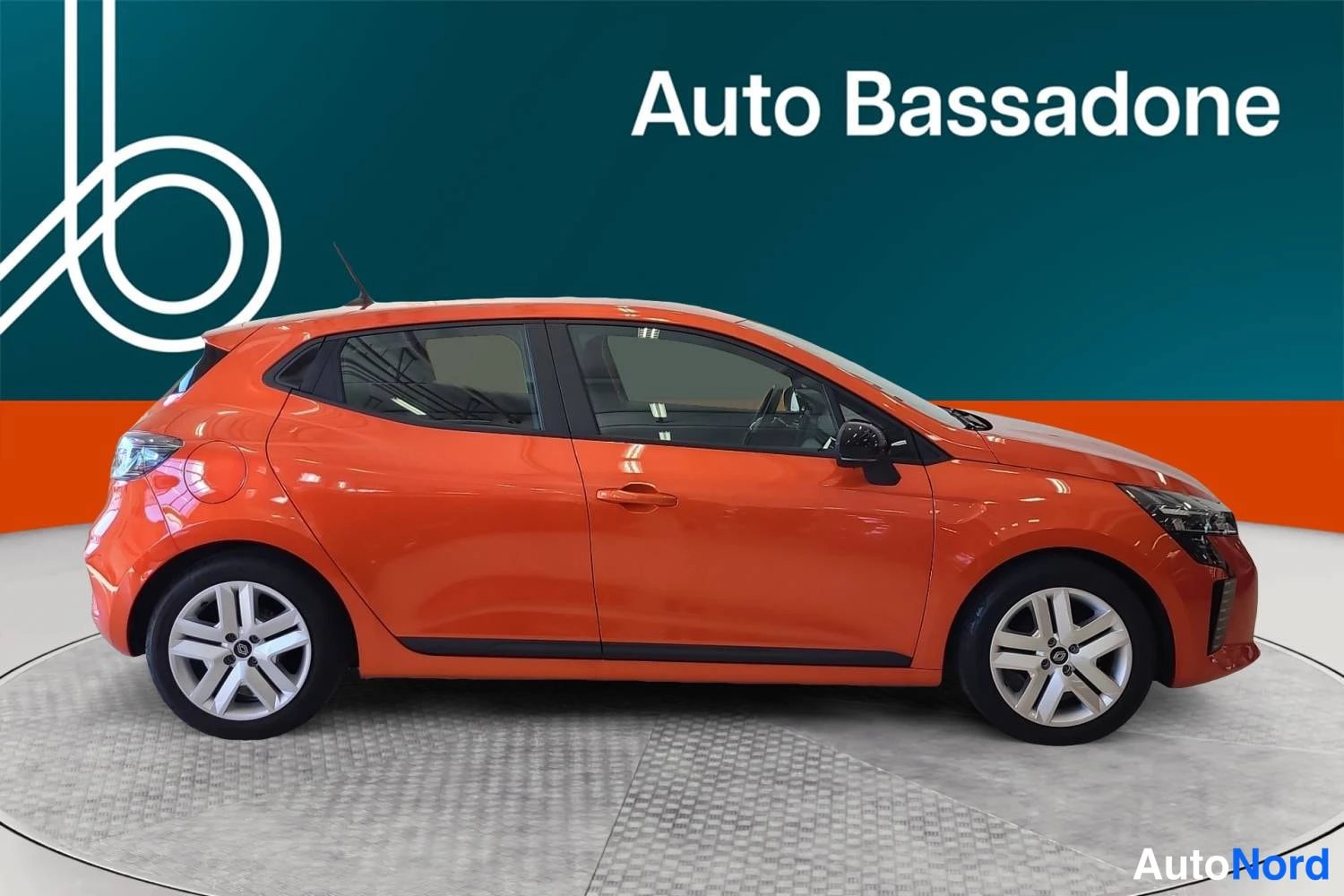 Renault Clio 2025, sivulta, kuva 5