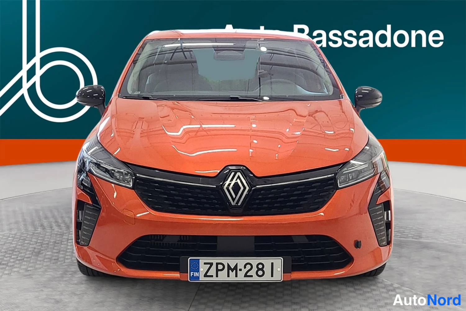 Oranssi Renault Clio 2025, edestä, kuva 3
