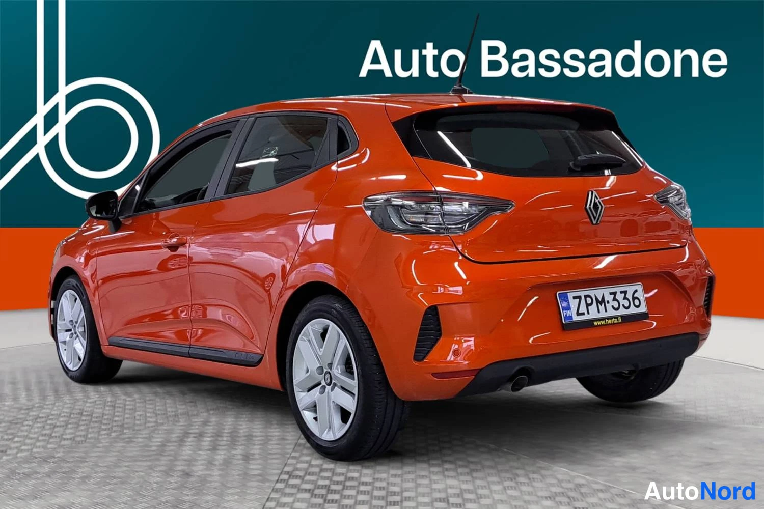 Oranssi Renault Clio 2025, takaviisto, kuva 6