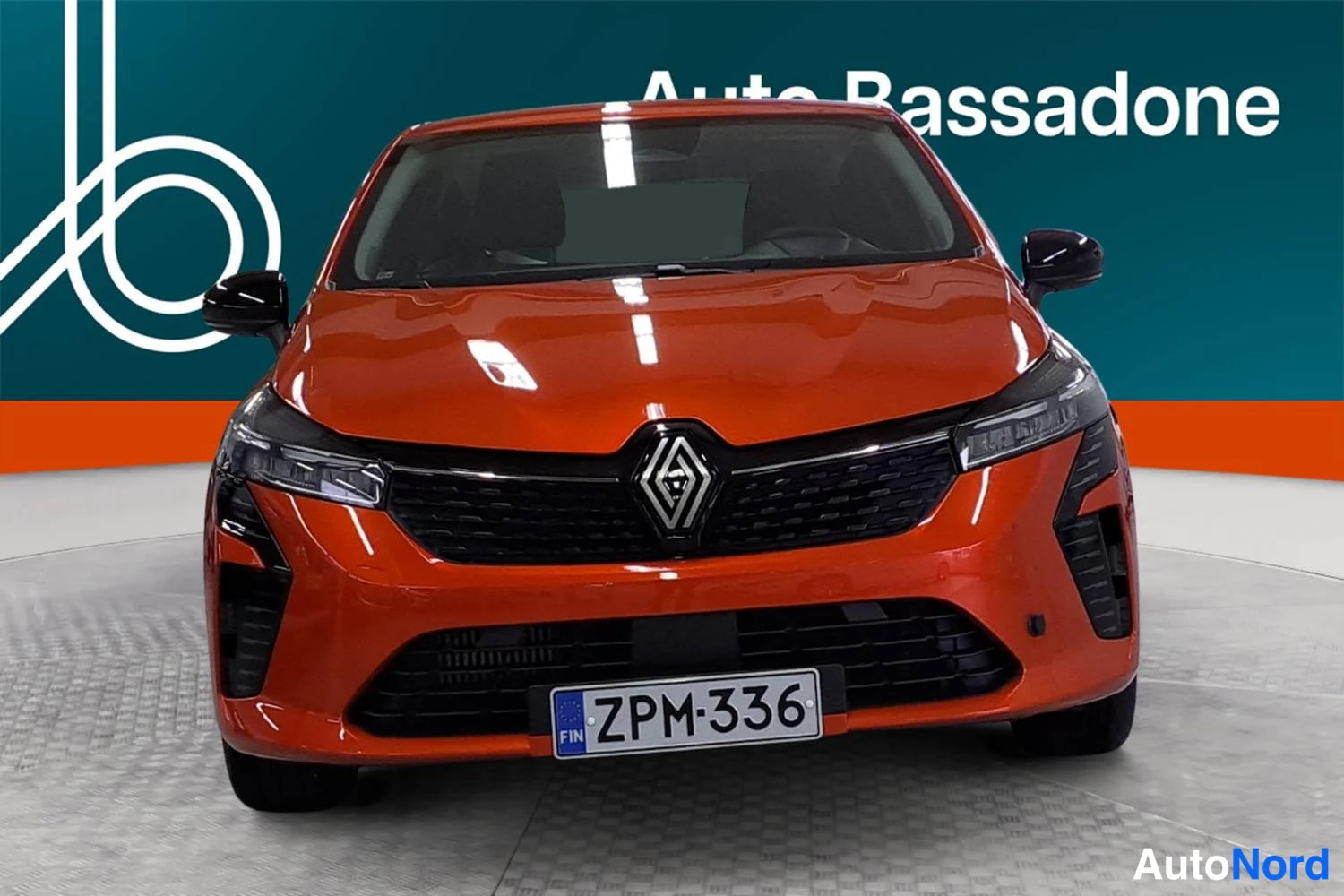 Oranssi Renault Clio 2025, edestä, kuva 3