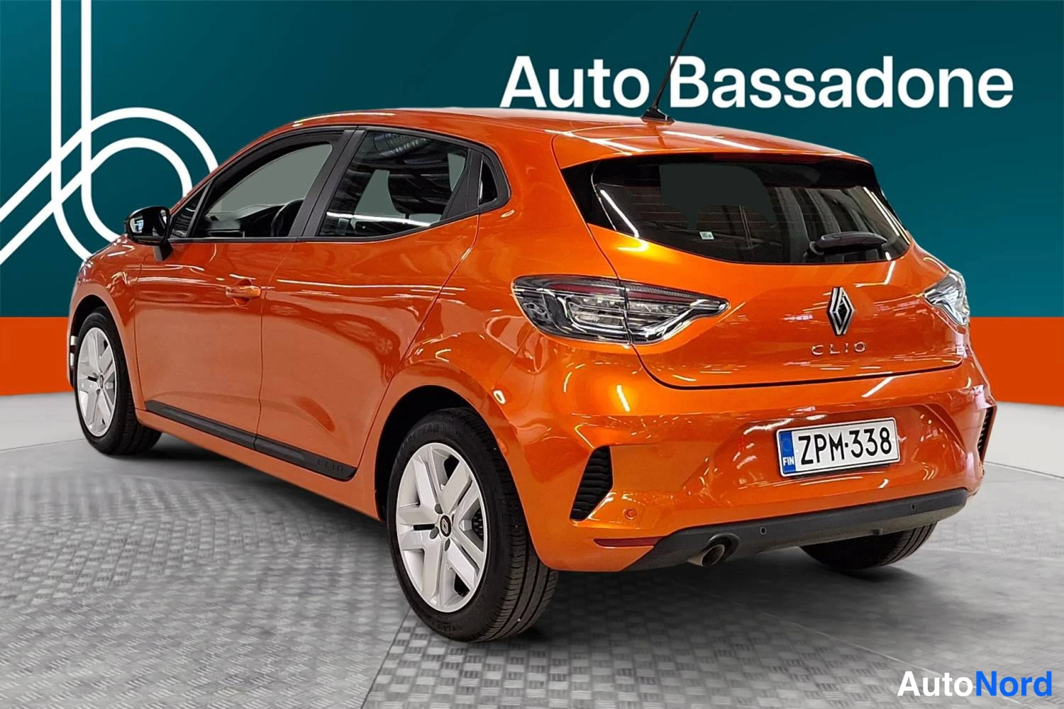 Oranssi Renault Clio 2025, takaviisto, kuva 6