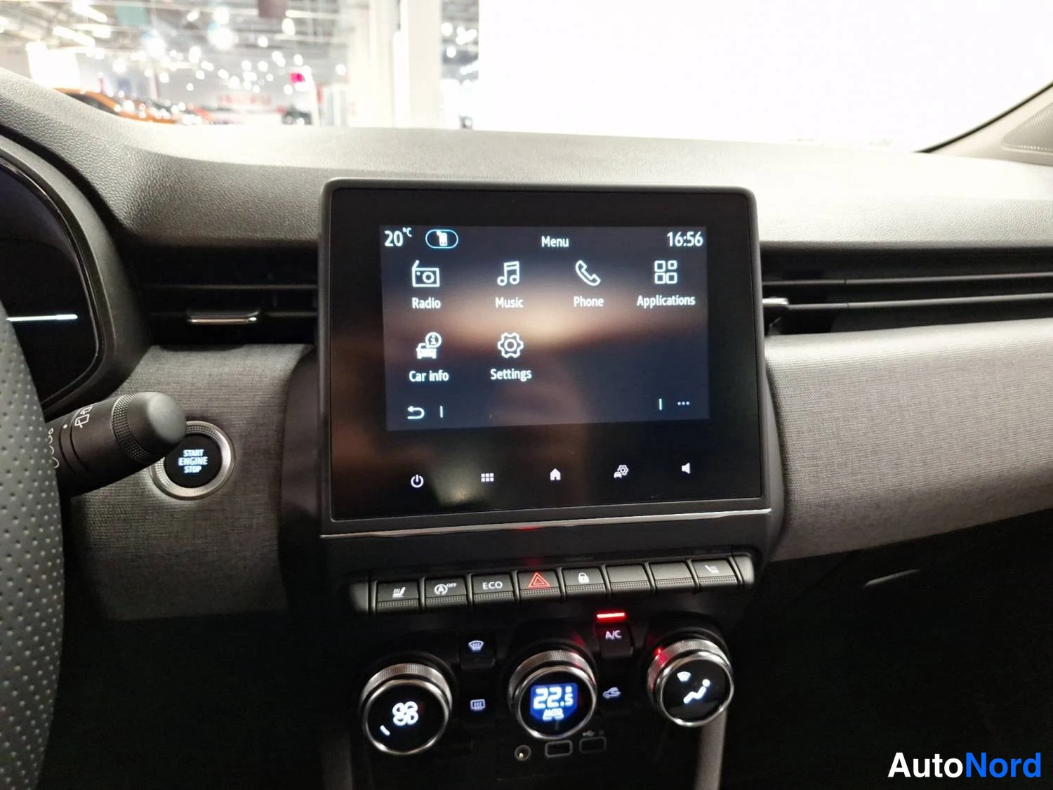 Oranssi Renault Clio 2025, kuva 19