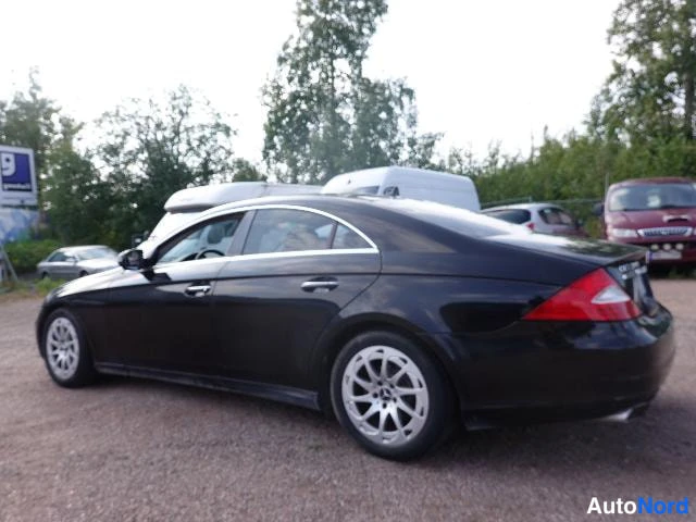 Musta Mercedes-Benz CLS 2010, takaviisto, kuva 10