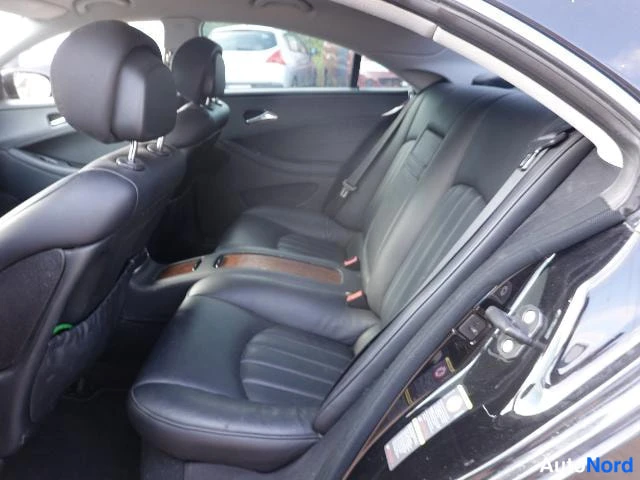 Musta Mercedes-Benz CLS 2010, kuva 16