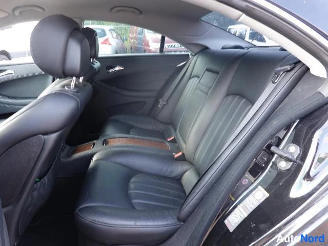 Musta Mercedes-Benz CLS 2010, kuva 17