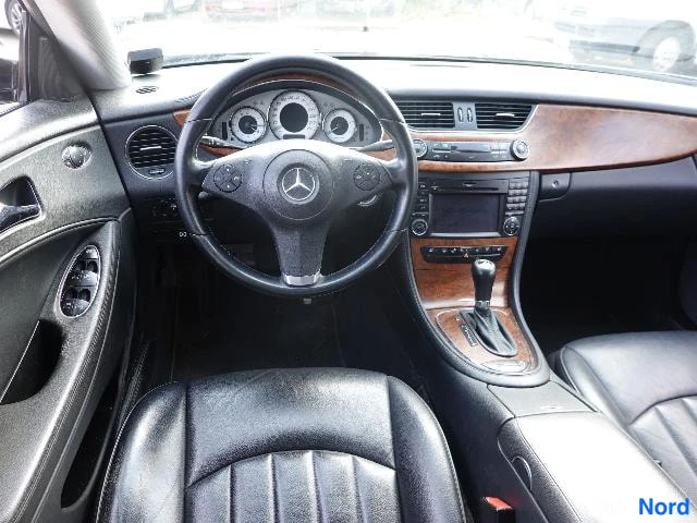 Musta Mercedes-Benz CLS 2010, kuva 19