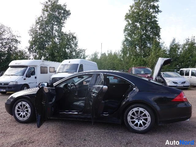 Musta Mercedes-Benz CLS 2010, takaviisto, kuva 11