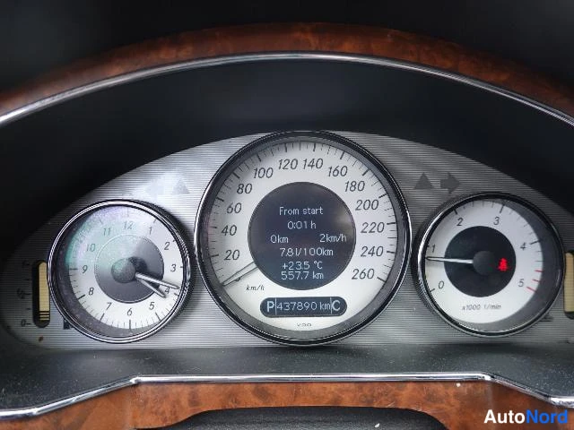 Musta Mercedes-Benz CLS 2010, yksityiskohta, kuva 24