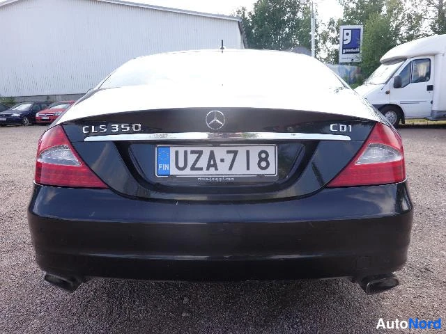 Musta Mercedes-Benz CLS 2010, takaa, kuva 13