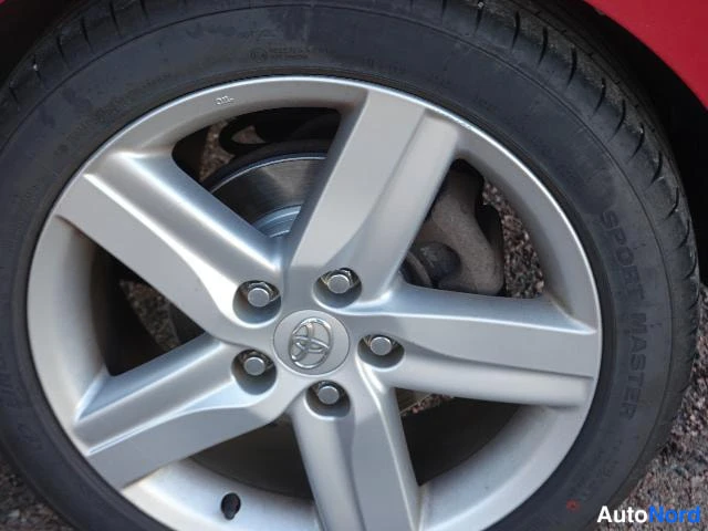 Punainen Toyota AURIS 2009, yksityiskohta, kuva 24