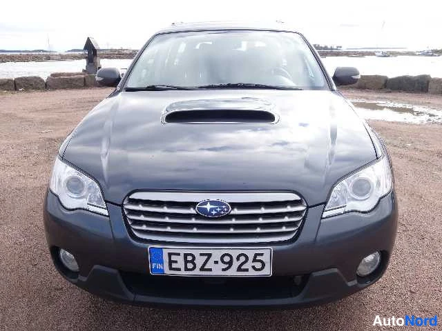 Harmaa Subaru Legacy Outback 2009, edestä, kuva 8