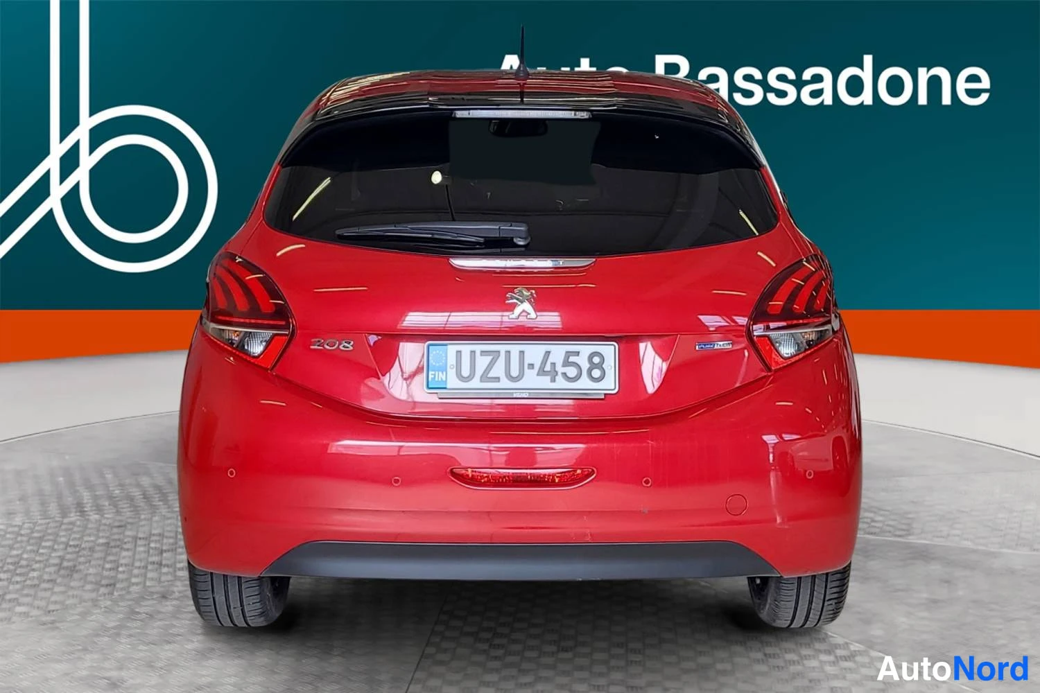 Punainen Peugeot 208 2017, takaa, kuva 9