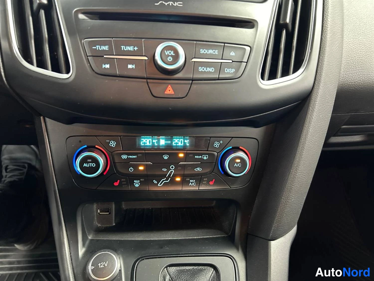 Musta Ford Focus 2018, kuva 11