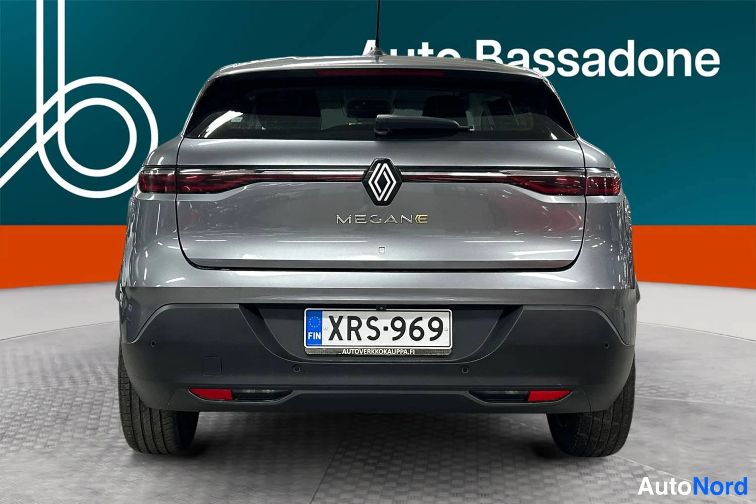 Harmaa Renault Megane E-Tech electric 2023, takaa, kuva 9