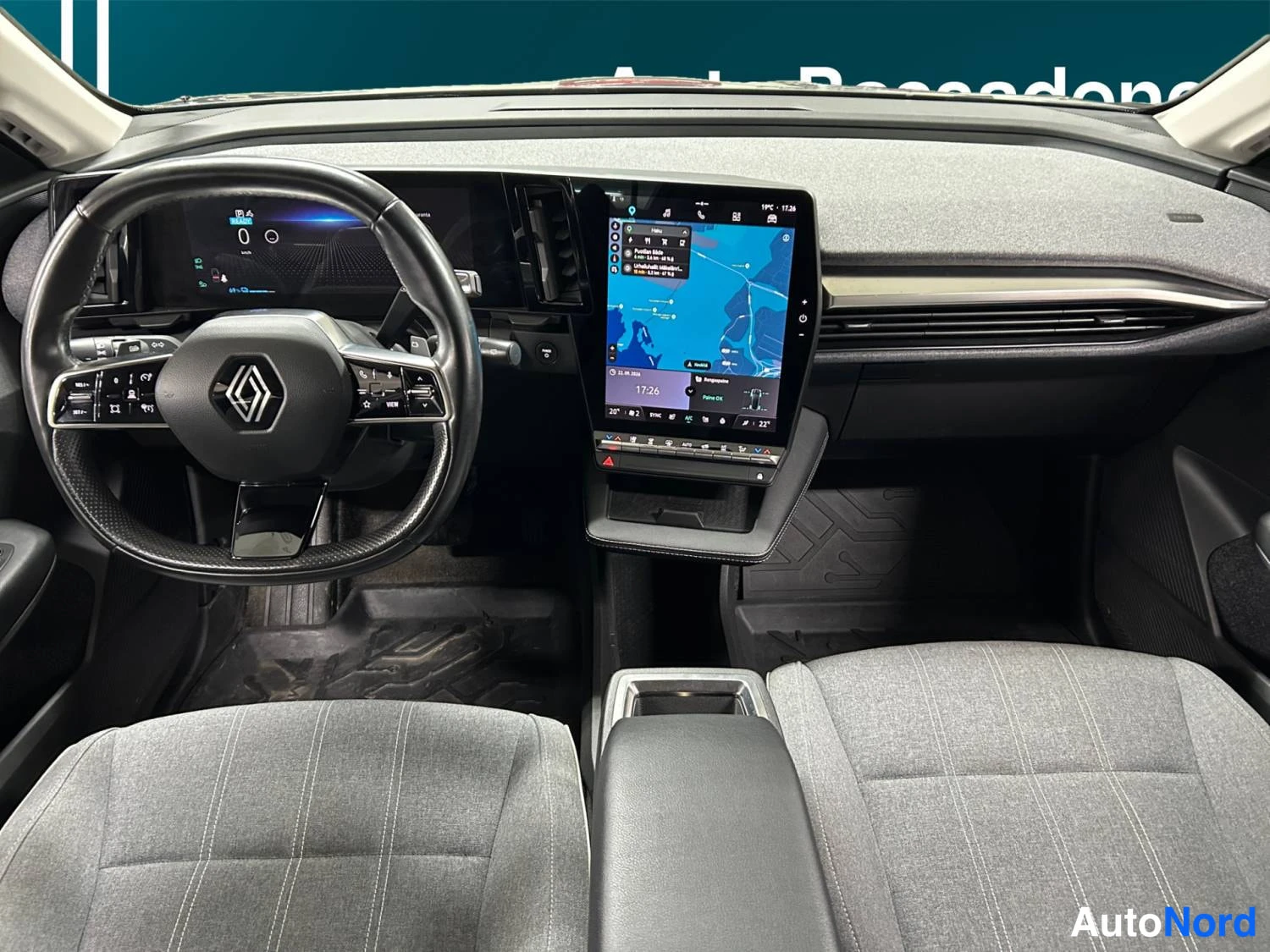 Harmaa Renault Megane E-Tech electric 2023, kuva 17
