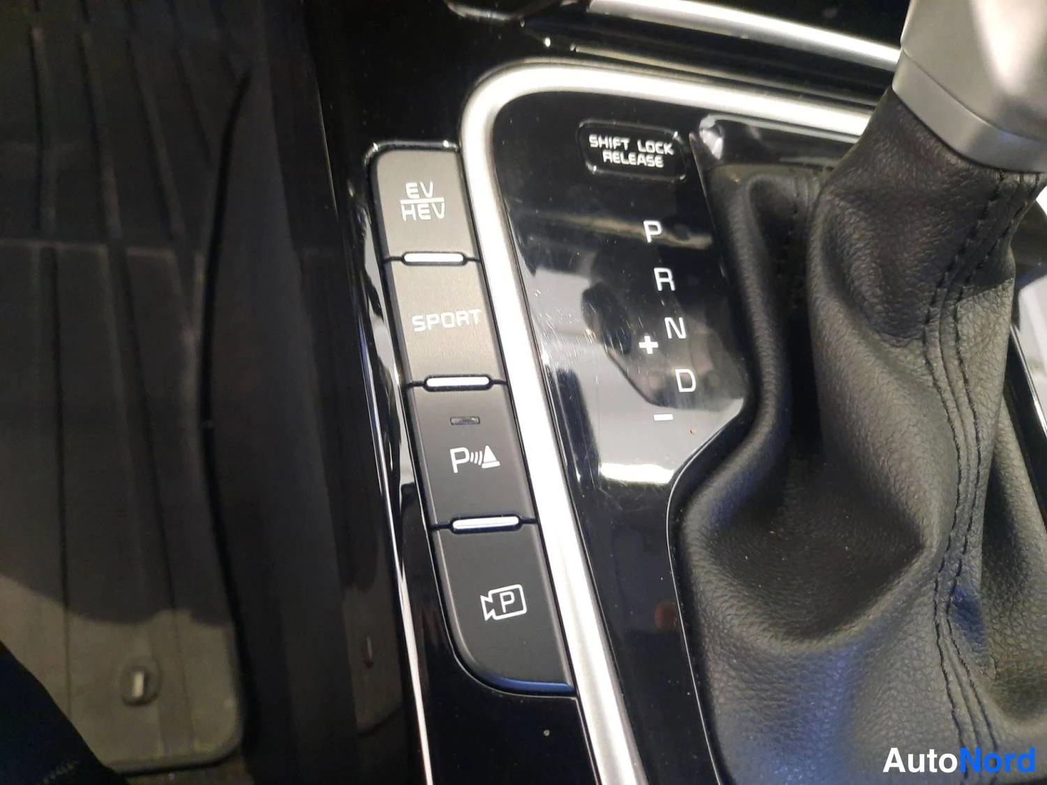 Harmaa Kia Xceed 2023, kuva 17