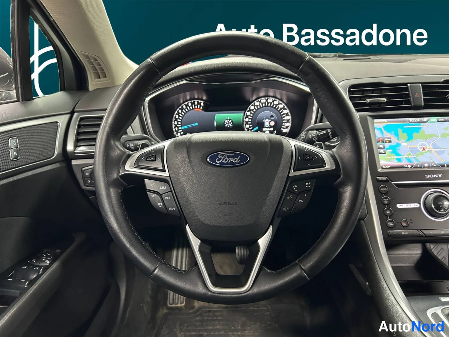 Harmaa Ford Mondeo 2015, kuva 13