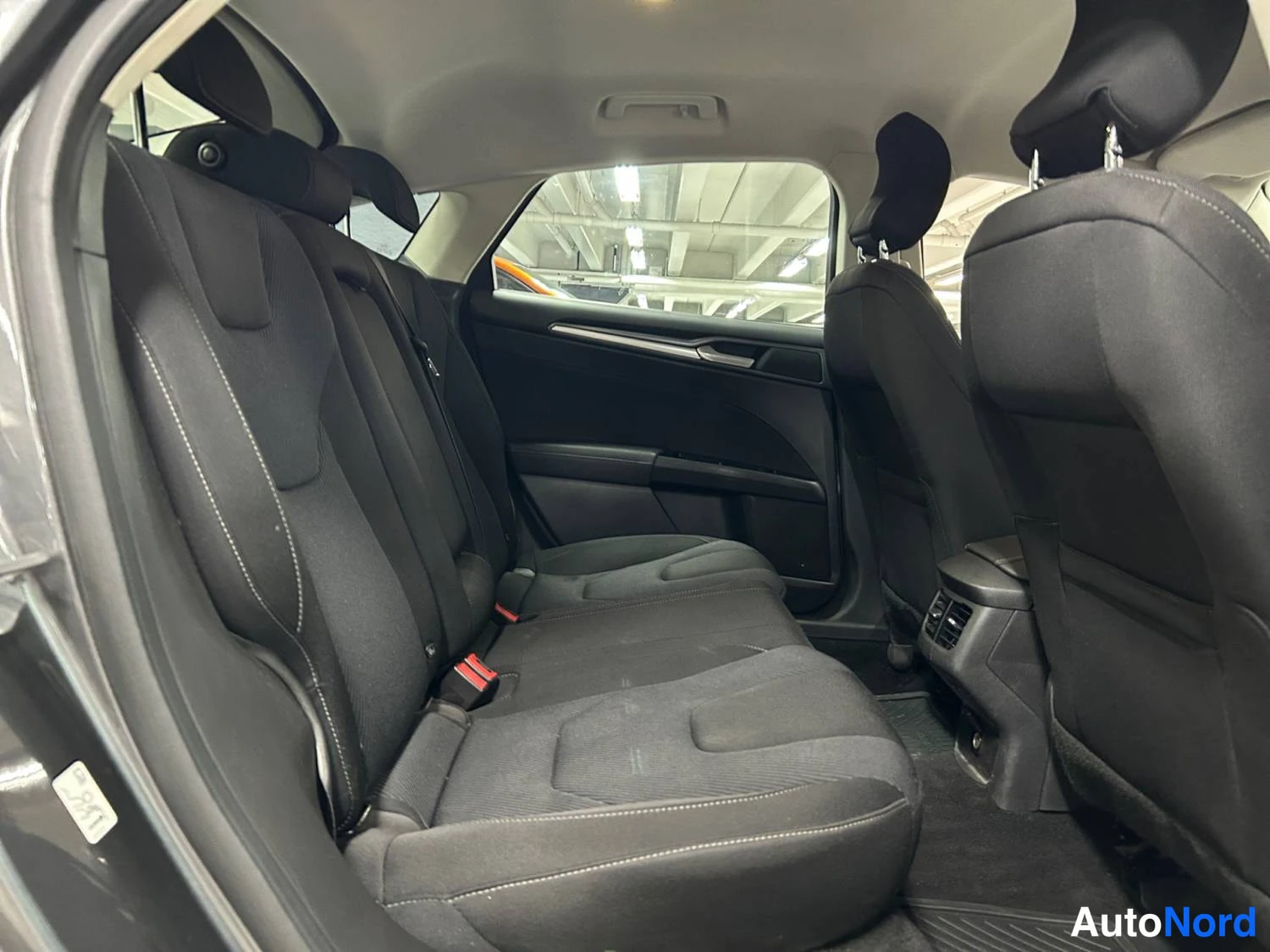 Harmaa Ford Mondeo 2015, kuva 16