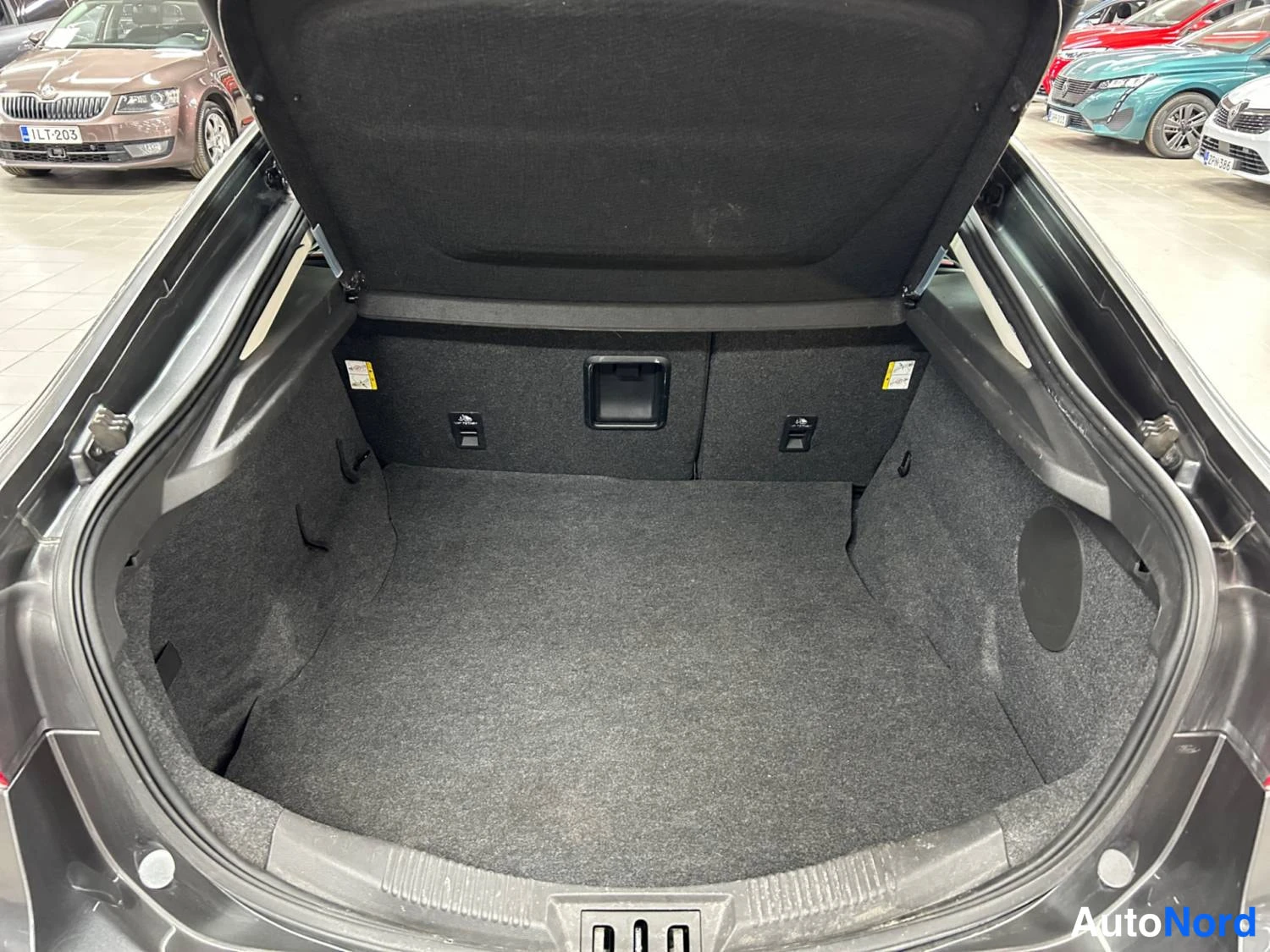 Harmaa Ford Mondeo 2015, kuva 21