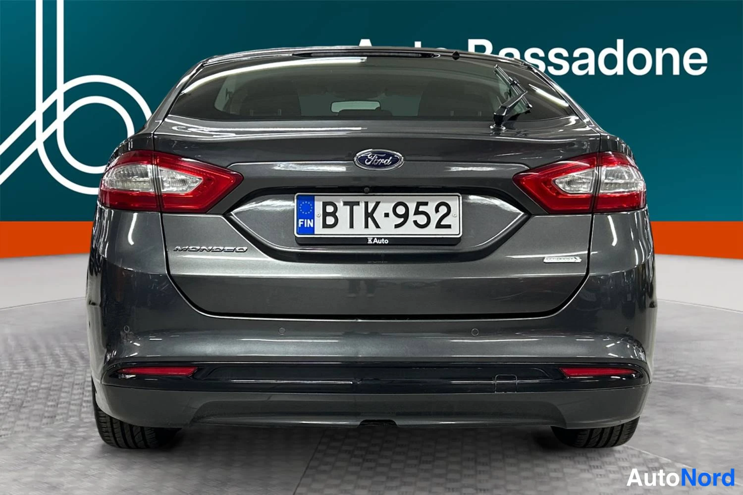 Harmaa Ford Mondeo 2015, takaa, kuva 9