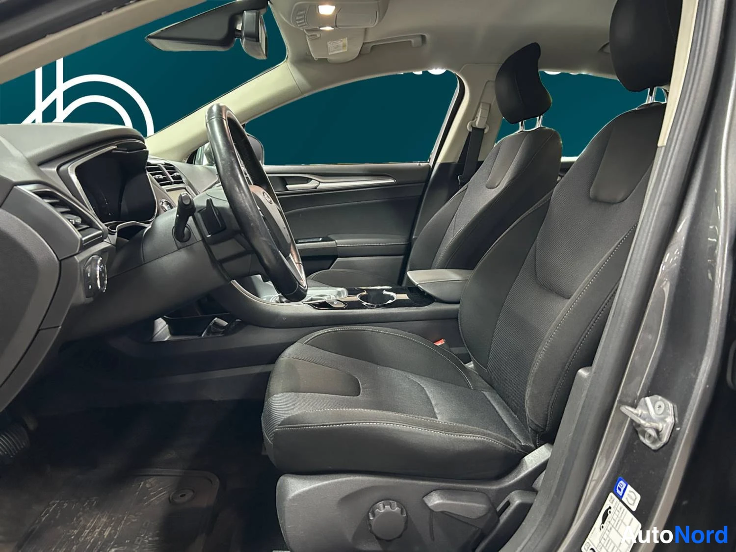 Harmaa Ford Mondeo 2015, kuva 10