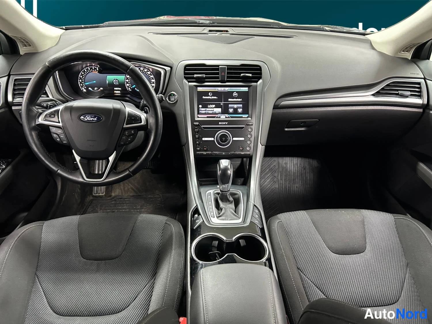 Harmaa Ford Mondeo 2015, kuva 11