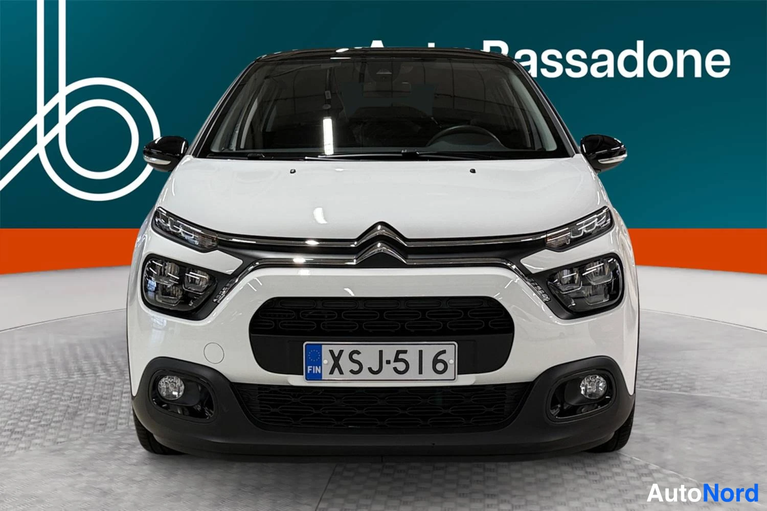 Valkoinen Citroen C3 2024, edestä, kuva 4