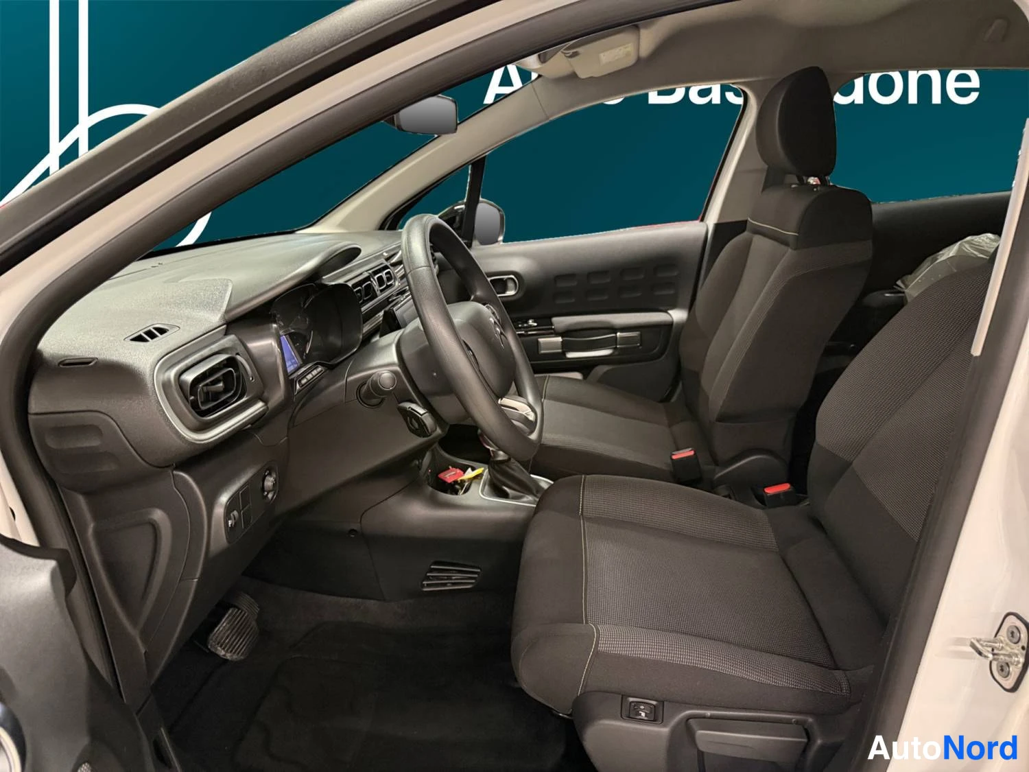 Valkoinen Citroen C3 2024, kuva 24