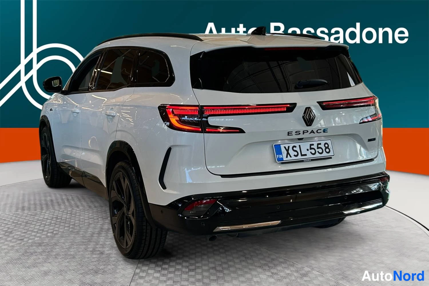 Valkoinen Renault Espace 2024, takaviisto, kuva 6