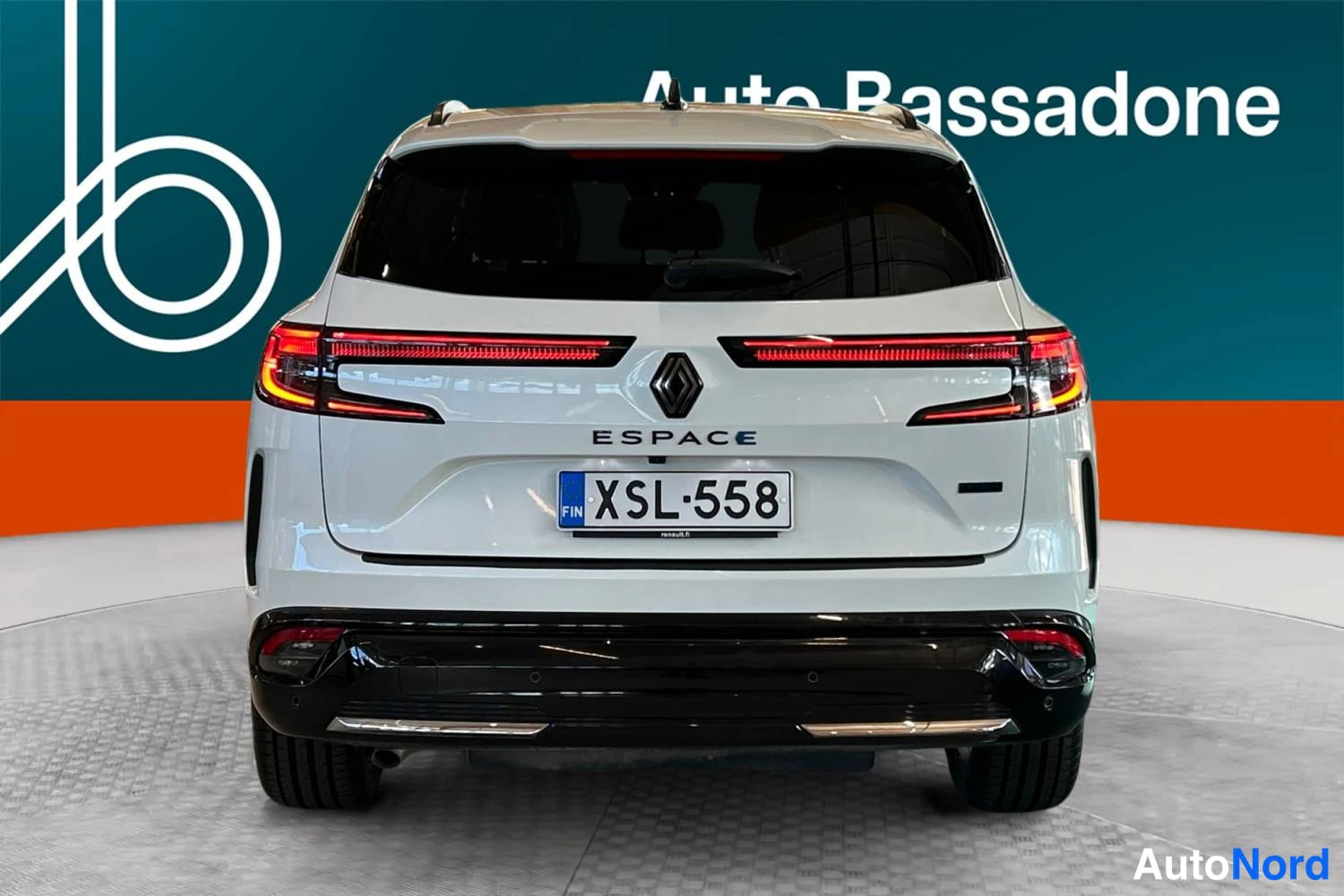 Valkoinen Renault Espace 2024, takaa, kuva 7
