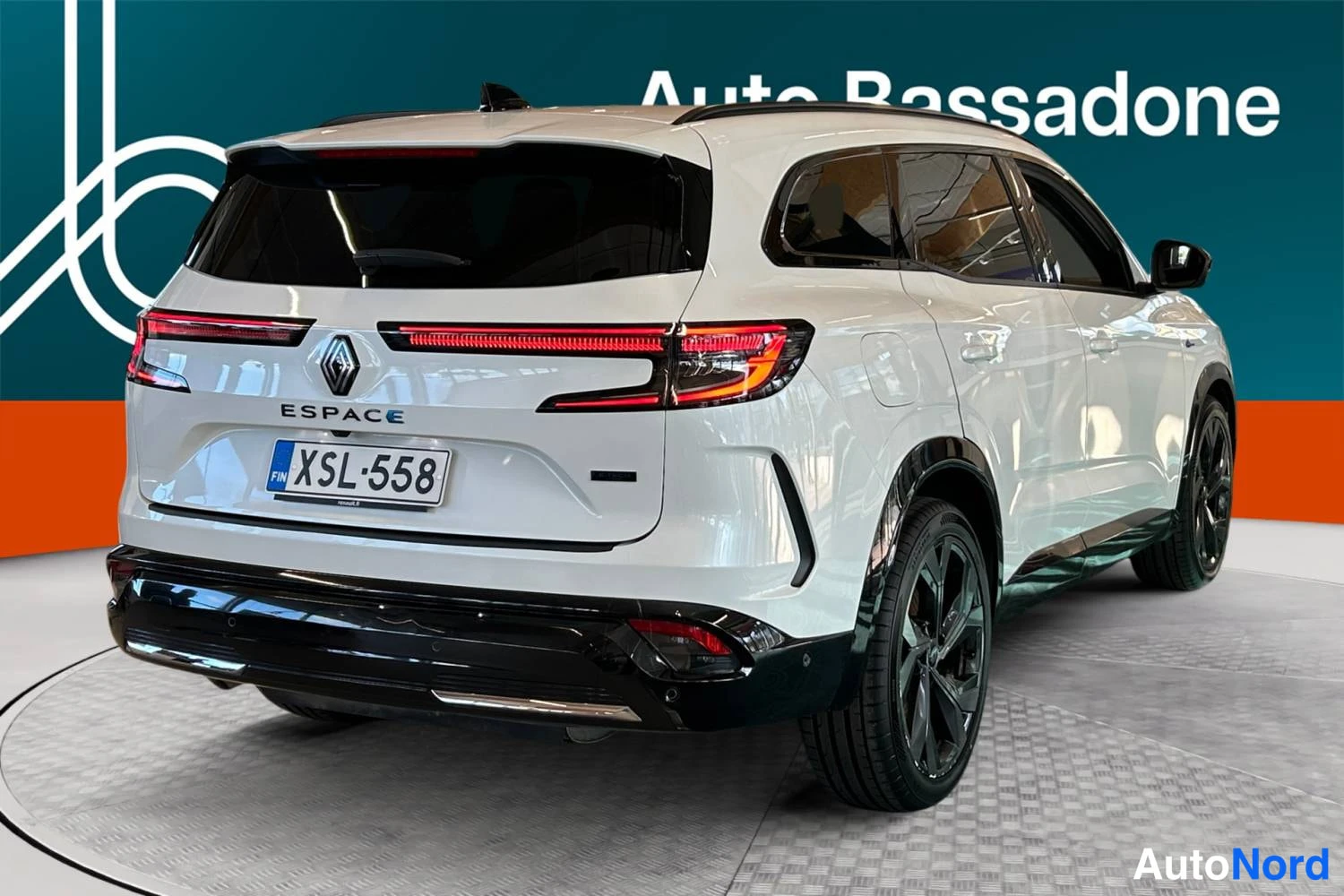 Valkoinen Renault Espace 2024, takaviisto, kuva 5